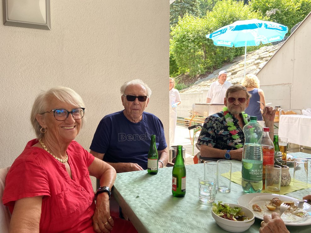Bewohner auf der Terrasse