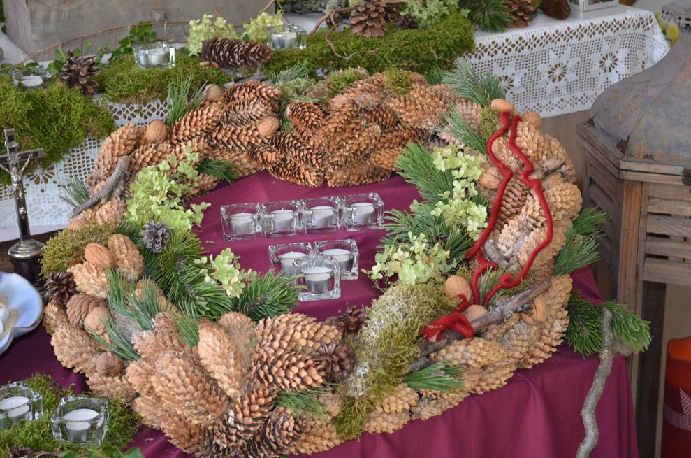 der liebevoll geschmückte Altar