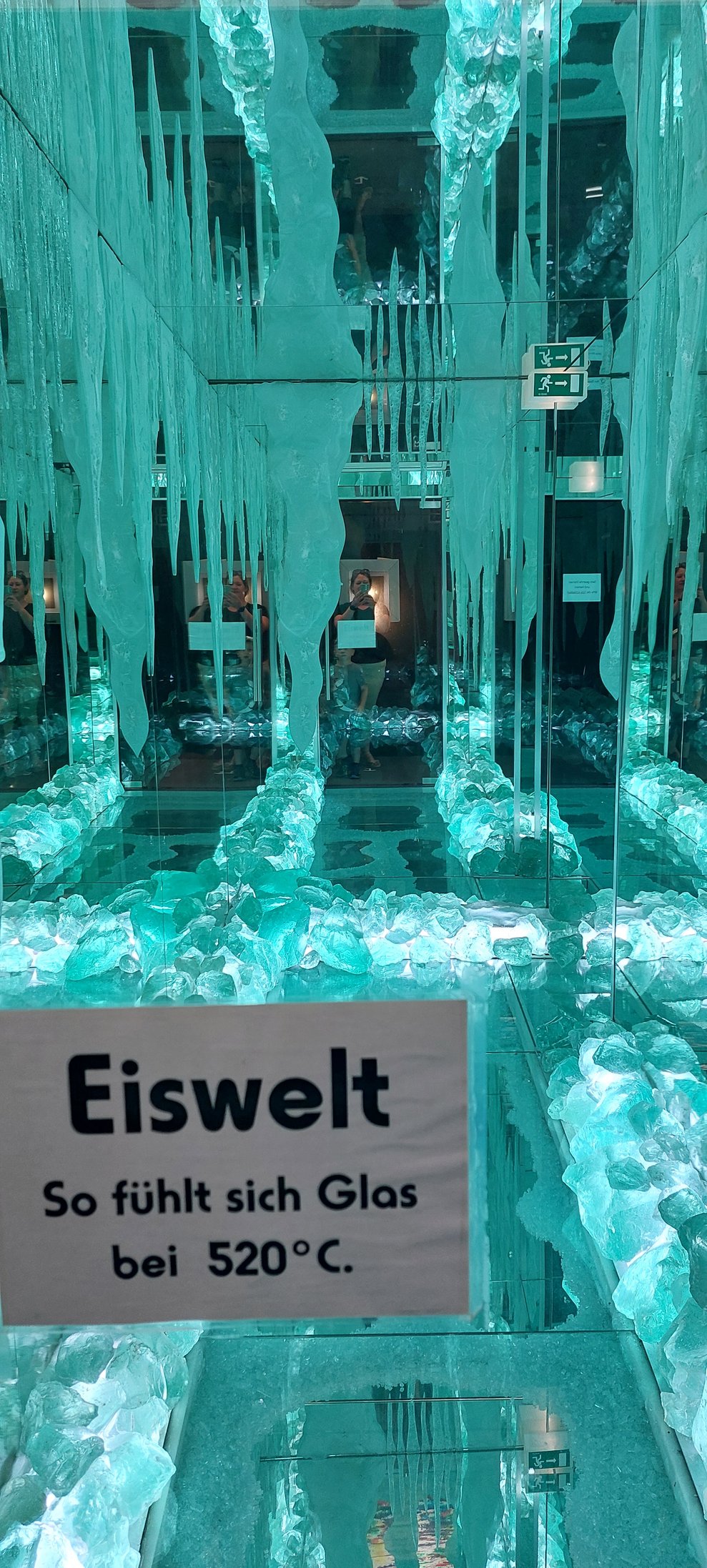 Spiegelzimmer aus Glas 